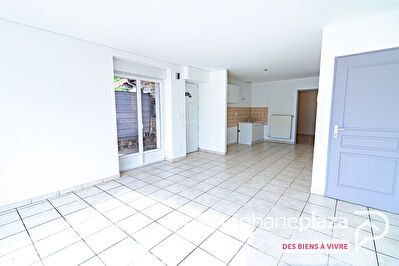Maison Ceyzeriat 4 pièce(s) 100 m2 avec cour et jardin