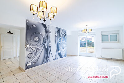 Maison Ceyzeriat 6 pièce(s) 120 m2 avec cour et patio