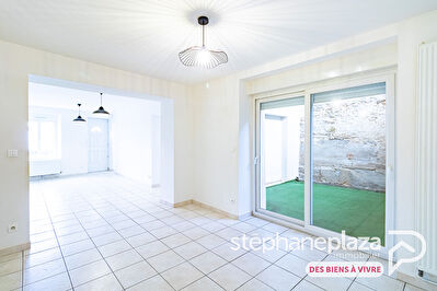Maison Ceyzeriat 6 pièce(s) 120 m2 avec cour et patio