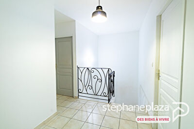 Maison Ceyzeriat 6 pièce(s) 120 m2 avec cour et patio