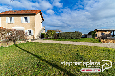 Maison Fleurie 4 pièce(s)