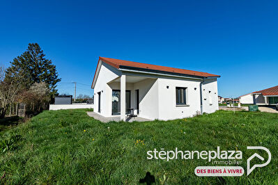 Maison sous garantie décennale, 3 chb jardin proche centre Attignat