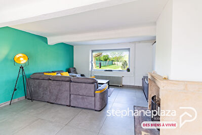 Corps de ferme rénové de 273 m² habitables - 4 chambres + bureau + salle de jeux, parc arboré et clos de 2034m²!