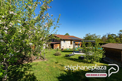 Maison Corveissiat 8 pièce(s) 220 m2