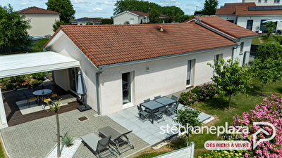 Maison plain-pied de 2018 - 93 m² habitables - 3 chambres - Garage - Terrain de 830m
