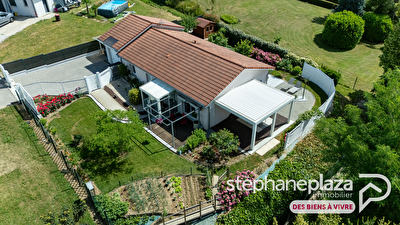 Maison plain-pied de 2018 - 93 m² habitables - 3 chambres - Garage - Terrain de 830m