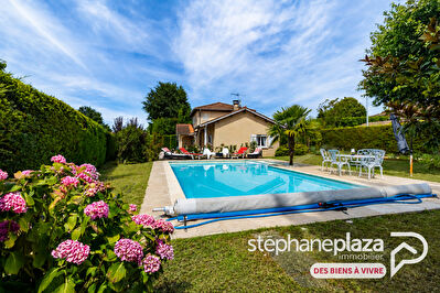 Maison au calme avec piscine et suite parentale