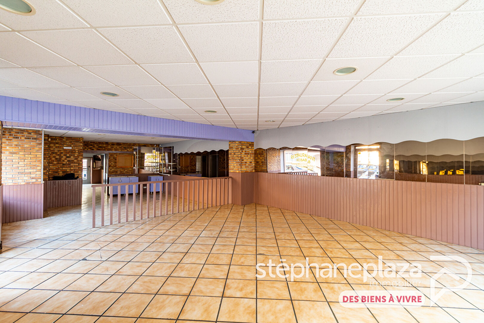 Photo du bien : Commerce 3 pièces 117.76 m2