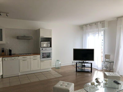 2 PIECES  61 m2 -  BALCON - PARKING - CAVE.