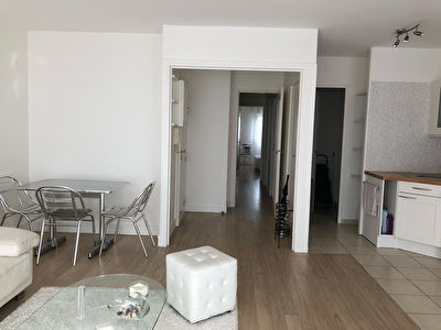 2 PIECES  61 m2 -  BALCON - PARKING - CAVE.