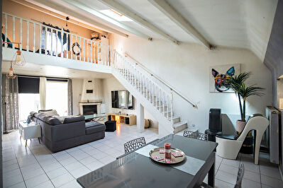 Maison familiale 9 Pièces aux beaux volumes ? fort potentiel