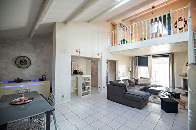 Maison familiale 9 Pièces aux beaux volumes ? fort potentiel