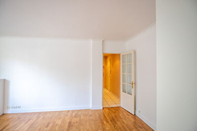 Appartement Clamart 3 pièce(s) 61.49 m2 CLAMART photo 2