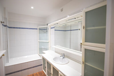 Appartement Clamart 3 pièce(s) 61.49 m2 CLAMART photo 6