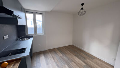 Studio à 2 minutes à pieds du RER C  - LES ARDOINES