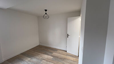 Studio à 2 minutes à pieds du RER C  - LES ARDOINES