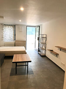 Studio 25m2  - moins de 2 minutes à pieds de la gare RER C Les Ardoines