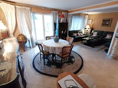 APPARTEMENT 4 PIECES AVEC CAVE ET PARKING