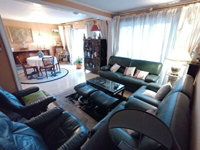 APPARTEMENT 4 PIECES AVEC CAVE ET PARKING