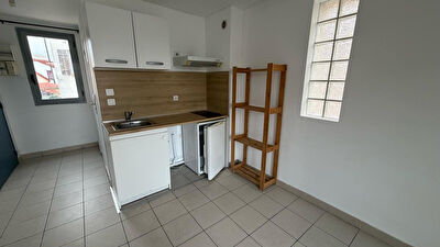 Studio avec balcon à VITRY-SUR-SEINE - 1min RER C Les Ardoines