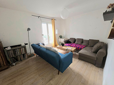 Idéalement situé Rue ALexis Lepère Duplex 4 pièces avec Jardin