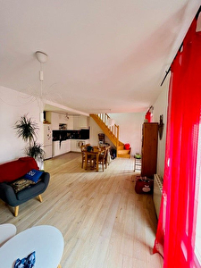 Idéalement situé Rue ALexis Lepère Duplex 4 pièces avec Jardin