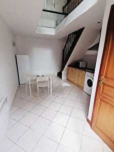 MAISON INDIVIDUELLE ATYPIQUE - BAIL MEUBLÉ - BONDY CENTRE - PROCHE RER E