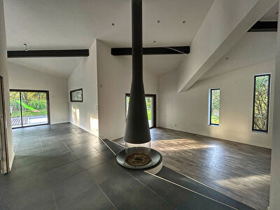 Maison d'architecte de 5 pièces 160 m2