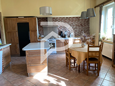 Longère 10 pieces 252 m²
