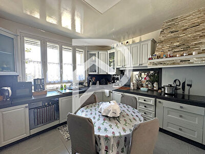 Maison Monthyon 8 pièce(s) 182 m2