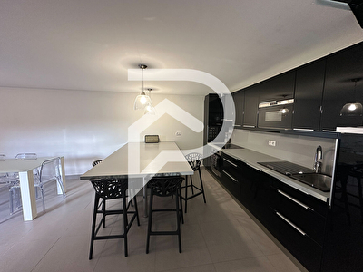 Maison 4 PIECES 102 M²