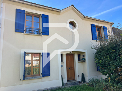 Pavillon 4 chambres avec suite parentale au calme
