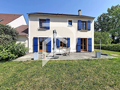 Pavillon 4 chambres avec suite parentale au calme