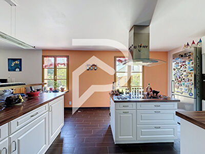 Pavillon 4 chambres avec suite parentale au calme