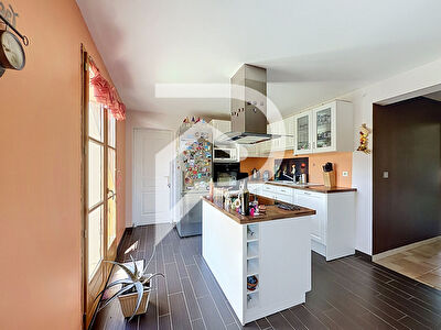 Pavillon 4 chambres avec suite parentale au calme
