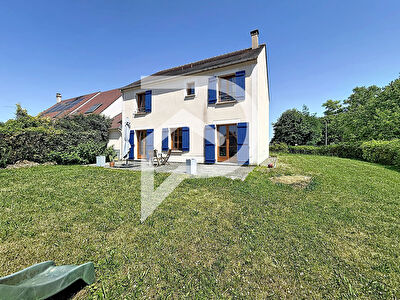 Pavillon 4 chambres avec suite parentale au calme
