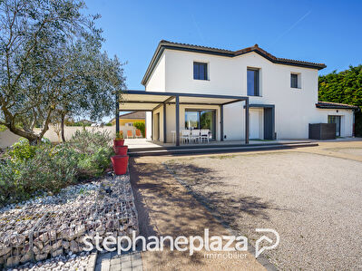 Maison Bagé Dommartin 7 pièces 214 m2