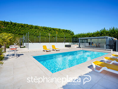 Maison Bagé Dommartin 7 pièces 214 m2