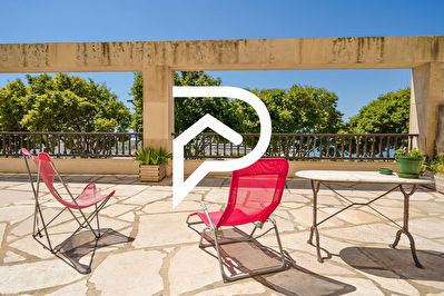 Esplanade de la Tourette-Marseille 13002-Appartement  Pouillon 4 pièce(s) 100 m2+ terrasse 80 m², vue mer, mucem et major