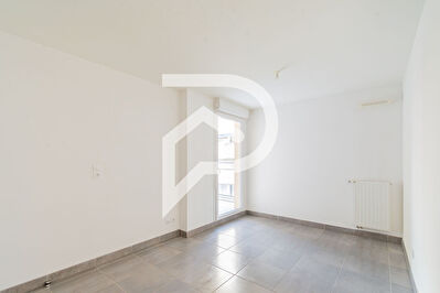 T2 44.87 m2 - LES CATALANS 13007 MARSEILLE + en sus place de parking en sous sousl