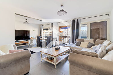 CASTELLANE - 13006 MARSEILLE - Magnifique appartement de 108m 2  refait avec goût - 3 chambres
