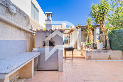 Maison 3 pièce(s) 85,66 m2 sur 190 m2 de terrain - 13005 Marseille