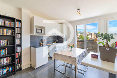 Appartement  3 pièces 68 m2 MARSEILLE 13005