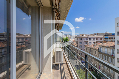 CASTELLANE - MARSEILLE 13006 - CHARMANT T3 AVEC BALCONS À VENDRE 76 m2 + Box