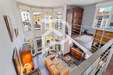 Sublime Appartement Marseille T5 de 130 m2 + terrasse de 130m2 et 2 places de parking PMR