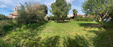 Maison 7 pièces 180 m2 sur 1800m2 parcelle avec piscine -13012