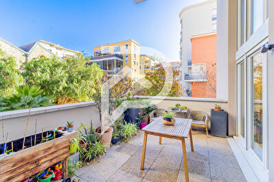 Sublime Appartement Marseille T4 96m2 + Terrasse 22m2 + 2 places de Parking en sus