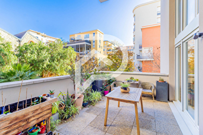 Sublime Appartement Marseille T4 96m2 + Terrasse 22m2 + 2 places de Parking en sus