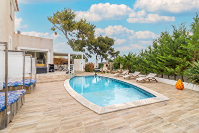 Maison contemporaine T5 rénovée avec piscine à Septèmes-les-Vallons