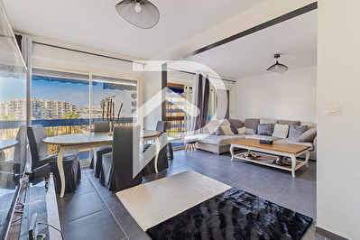 CASTELLANE - 13006 MARSEILLE - Magnifique T4 de 108 m2 rénové-  3 chambres